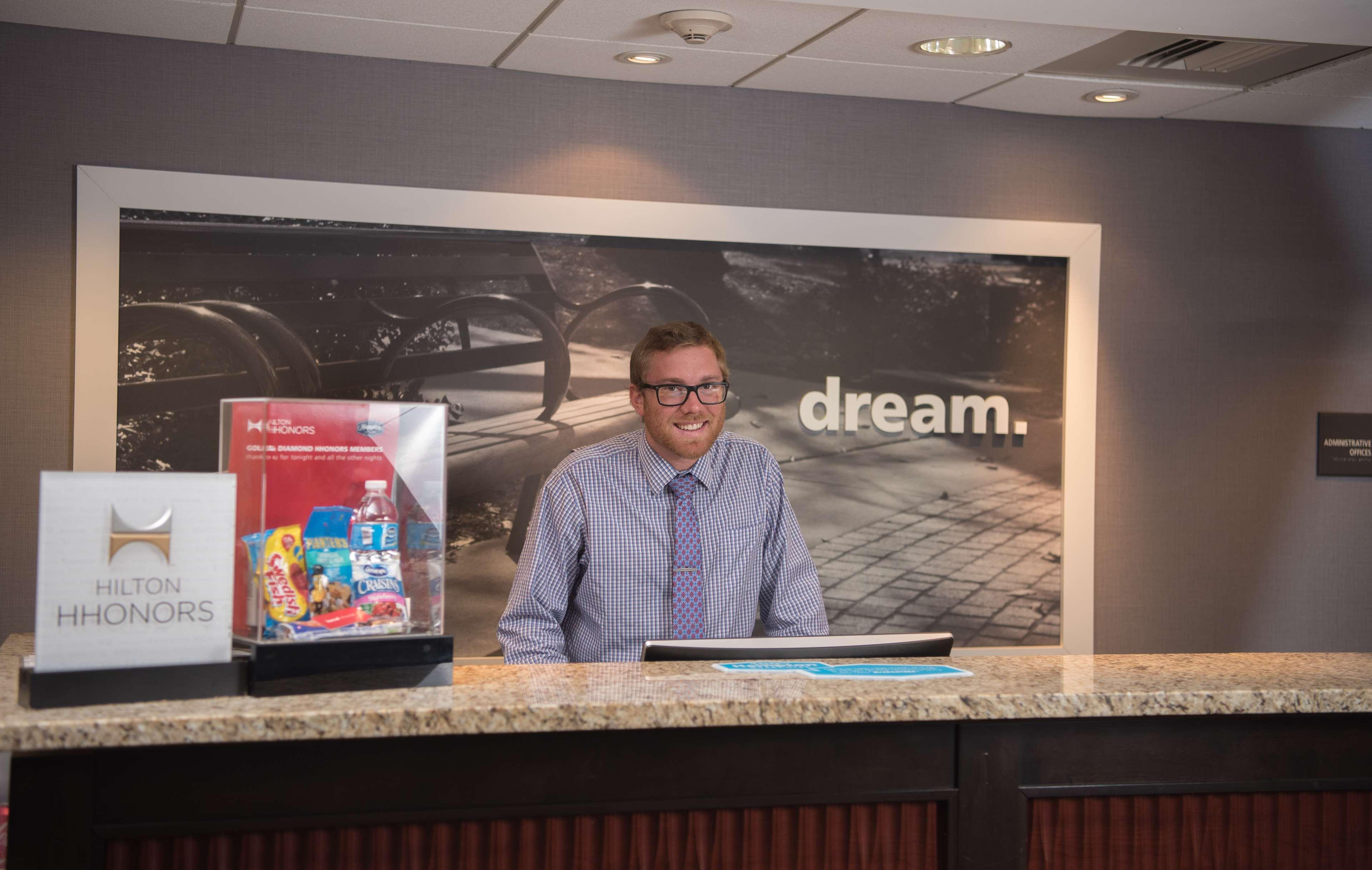 Hampton Inn Doylestown Warrington Bagian luar foto